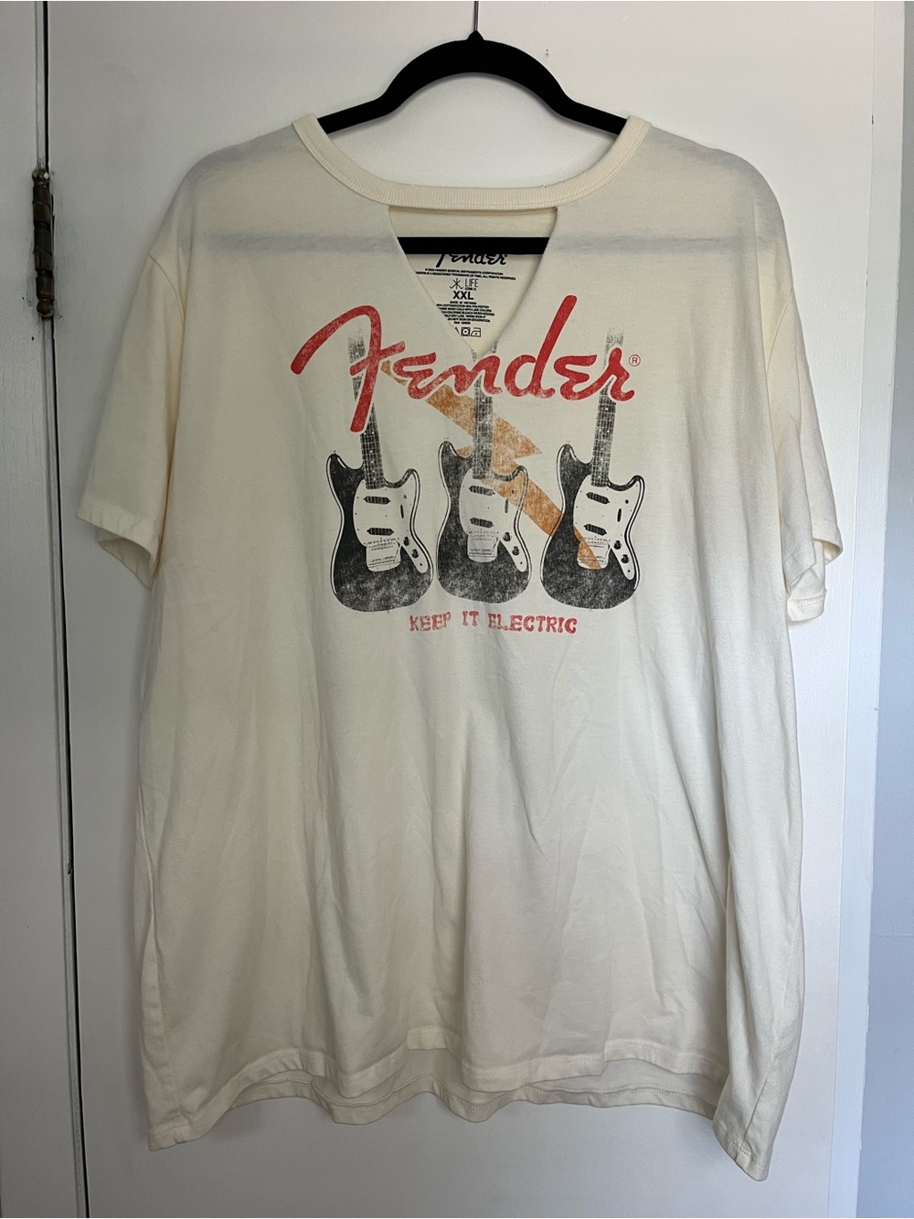 Fender Cream Graphic Tee - Keep It Electric